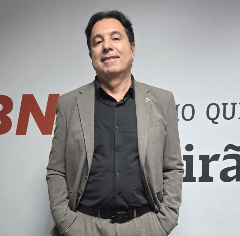 ASSISTA BASTIDOR CBN COM DR. EST�FANO FAVARETTO