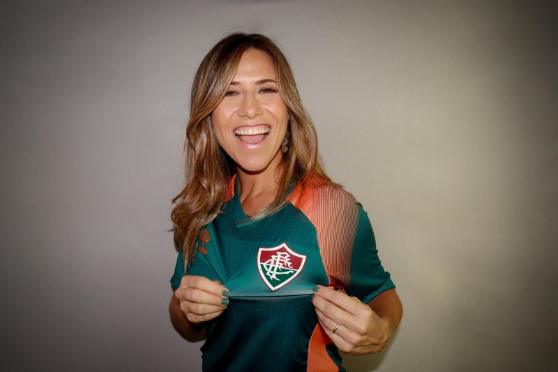 ASSISTA/OU�A O BASTIDOR CBN COM PAULA TEBET