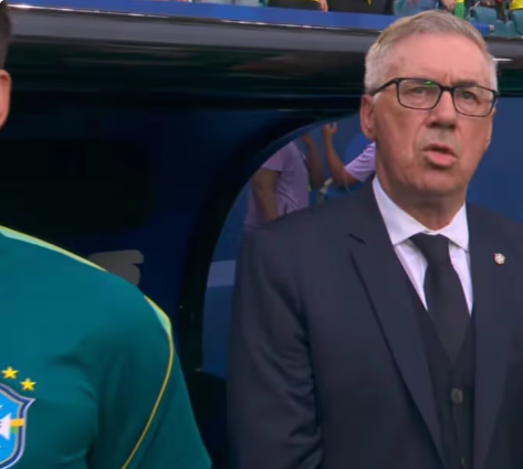 Ancelotti aptendeu a cantar o hino nacional brasileiro.