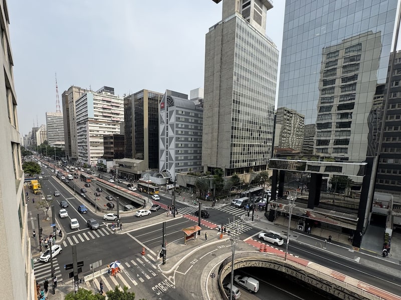 COM ESTOQUE LIMITADO, AV. PAULISTA IMPULSIONA ESCRIT�RIOS EM REGI�ES VIZINHAS
