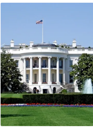 JUSTI�A DOS Estados Unidos manda a Casa Branca devolver as credenciais dos jornalistas da CNN, MS NOW e Pol�tico.