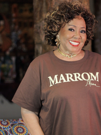 Lan�ada uma collab entre C&A e a cantora Alcione com 6 camisetas inspiradas na trajet�ria da artista